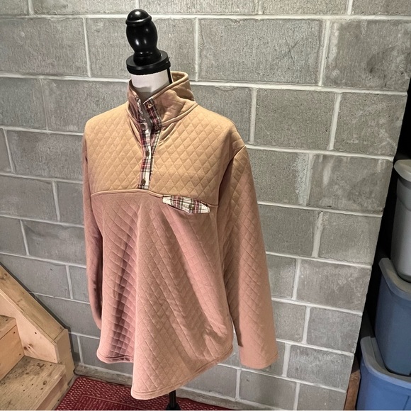 Jen & Co. long sleeve quilt pattern top. - Picture 2 of 8